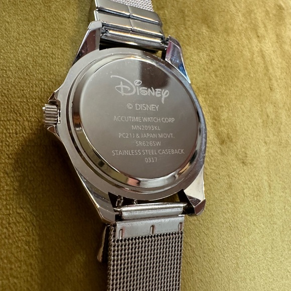 Disney Ladies Watch New W/O Tags - Picture 3 of 3